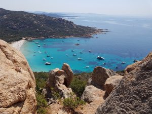 Une anse dominée par le lion de Roccapina